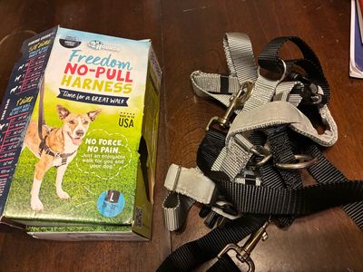 New,2 Hounds Design Freedom No-Pull Dog Harness, Size L (28-32" Chest), Black