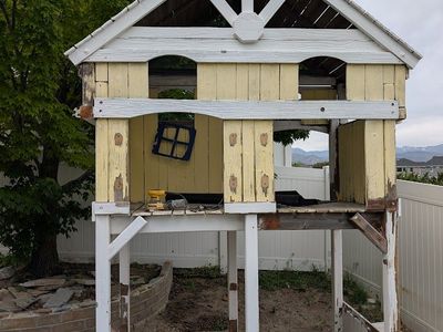 Free wooden playhouse