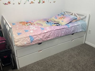 Twin bed
