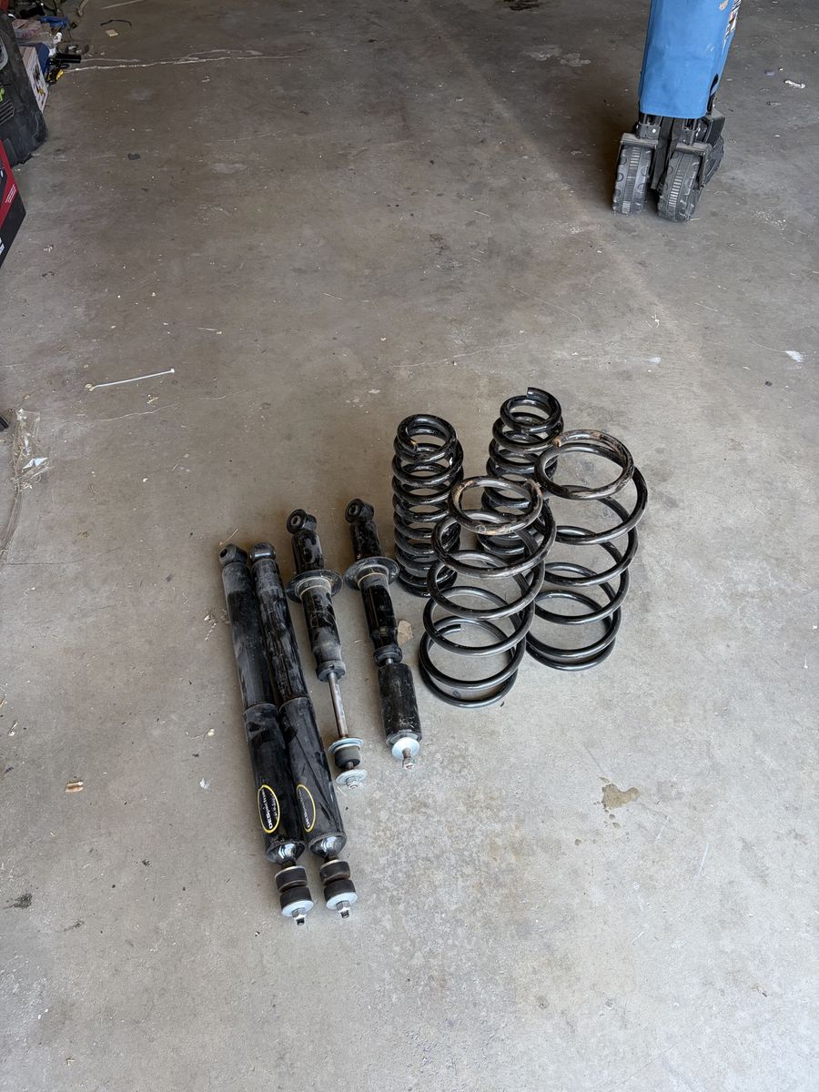 01-07 Toyota Tundra/ Sequioa springs and shocks