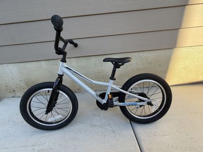 Giant Animator 16” Kids Bike