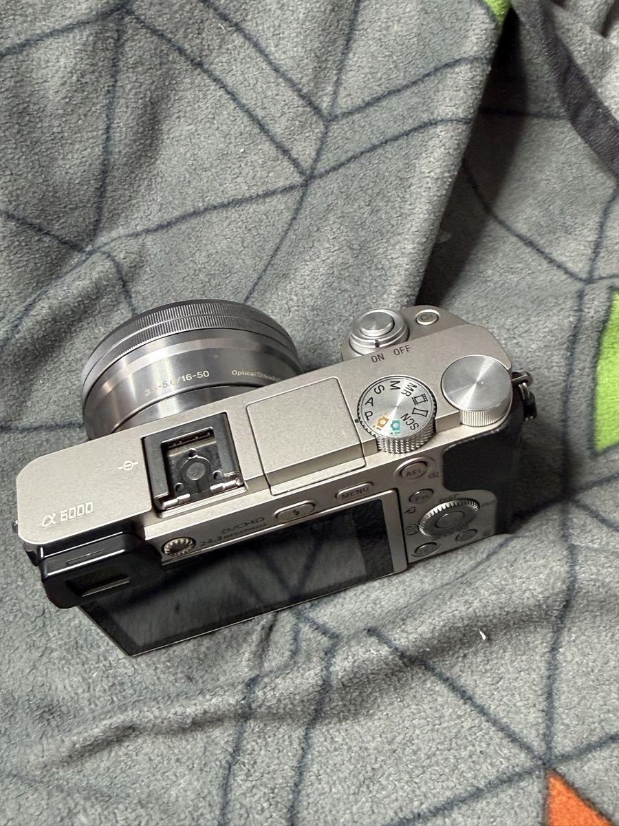 Sony Alpha a6000 Mirrorless Digital Camera with E PZ 16-50mm f/3.5-5.6 OSS Lens, only 1.2Kshots