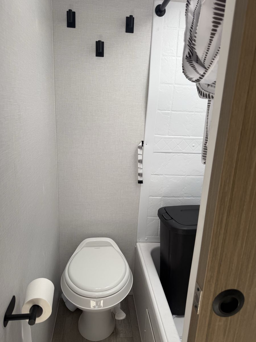 Main image 10