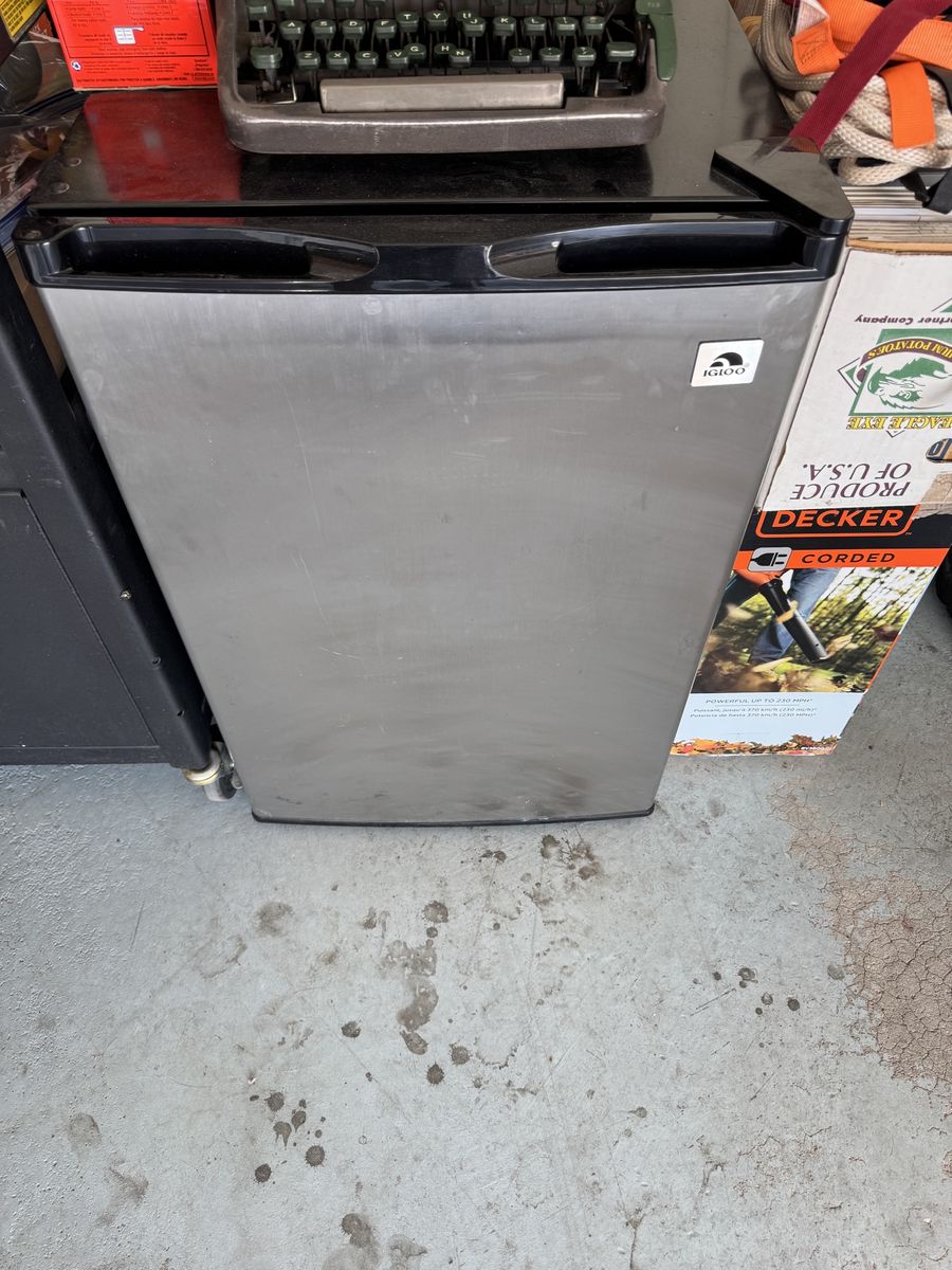 Mini fridge / freezer