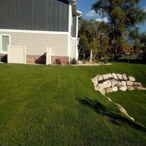 Lawn Mower | Primo Landscaping | Lawn Maintinace