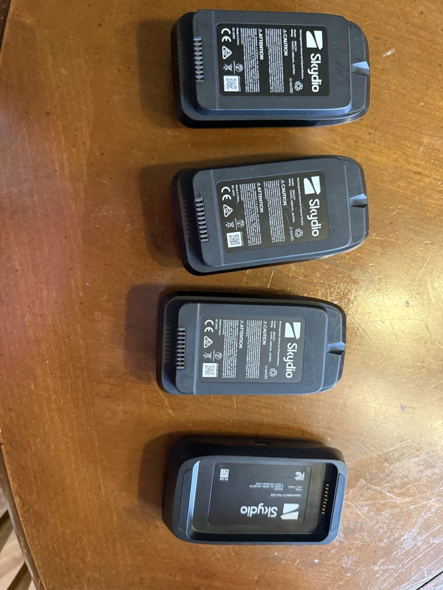 Skydio Lithium Ion Polymer Batteries (3) W/charger