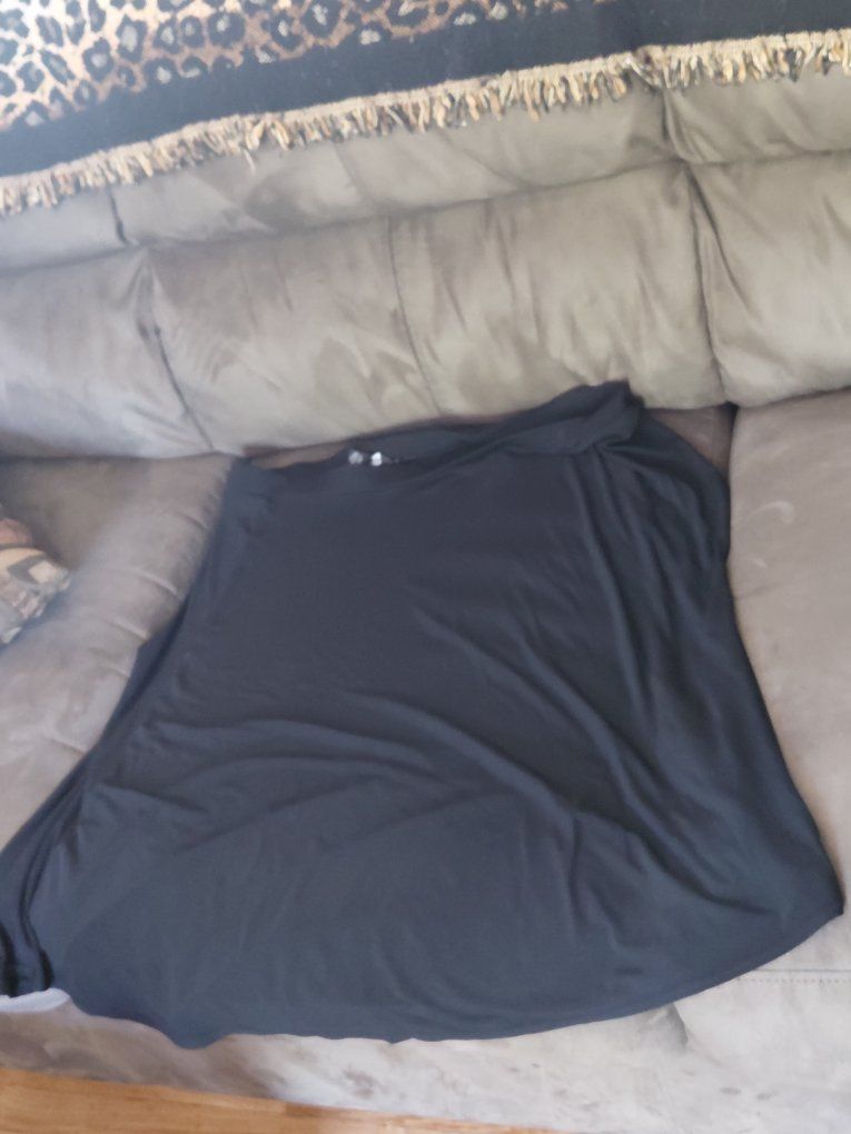 Black plain skirt