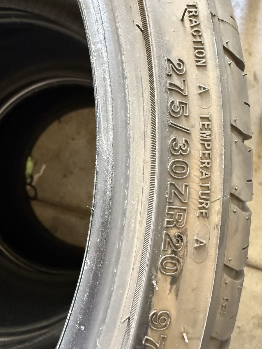 Used 275/30ZR20 97Y All-Season Tires - Set of 4, Great tread, 700 miles