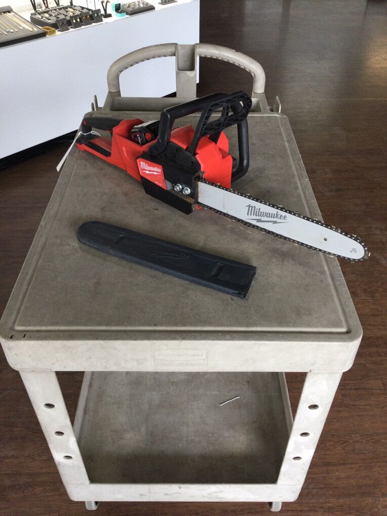 Milwaukee Chainsaw