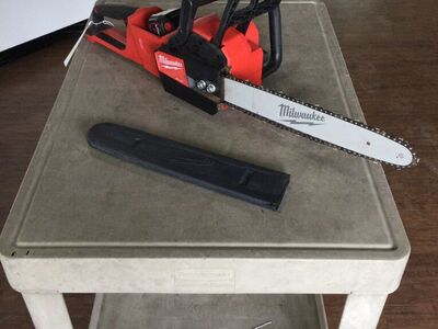 Milwaukee Chainsaw