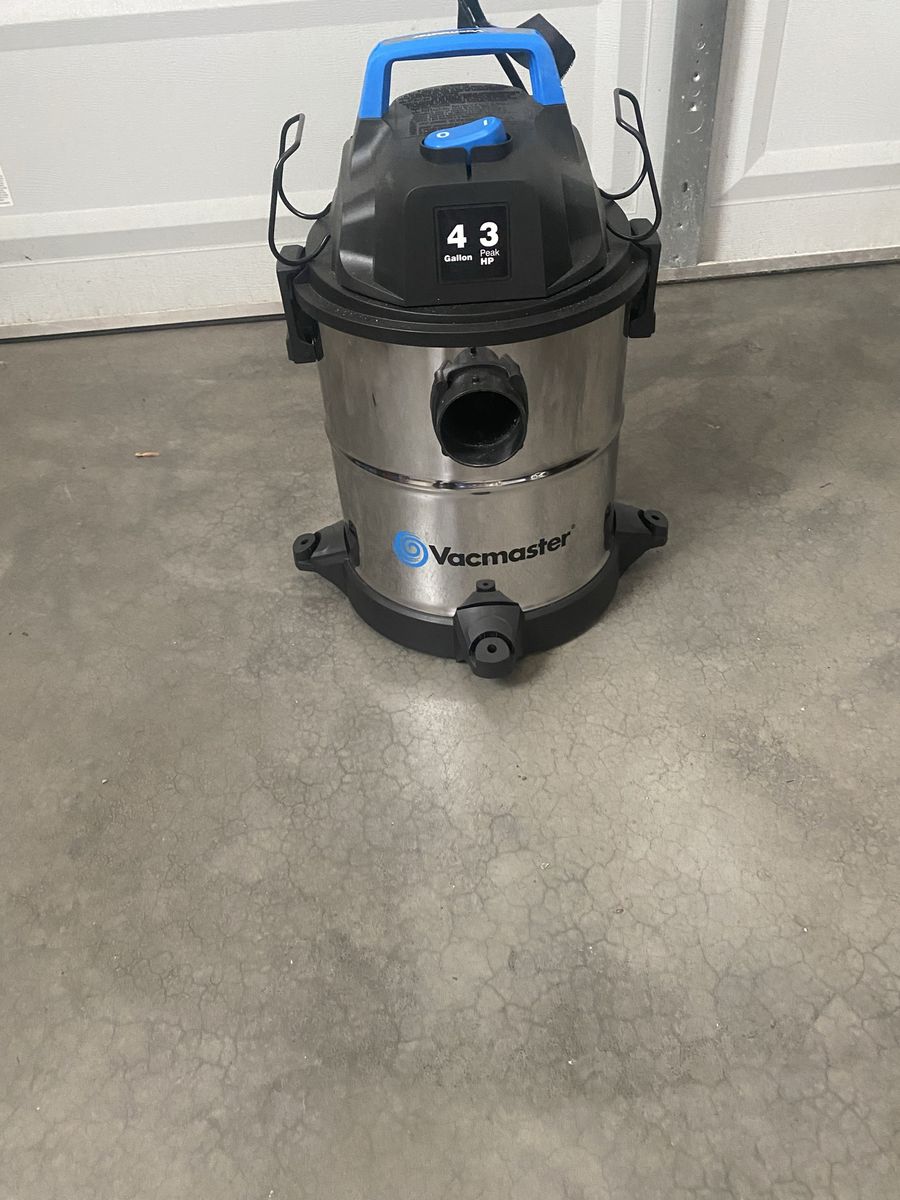 Vacmaster 4-Gallon Wet/Dry Shop Vacuum – Excellent Condition (used once)