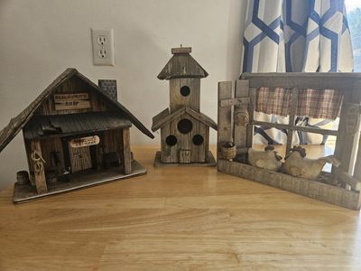 Rustic Farmhouse Decor Set: Birdhouse, Blacksmith Shop, Chicken Coop