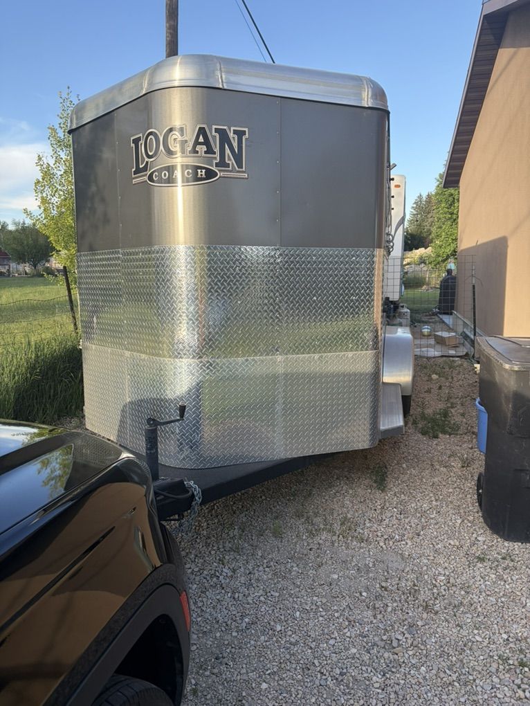 Logan Coach