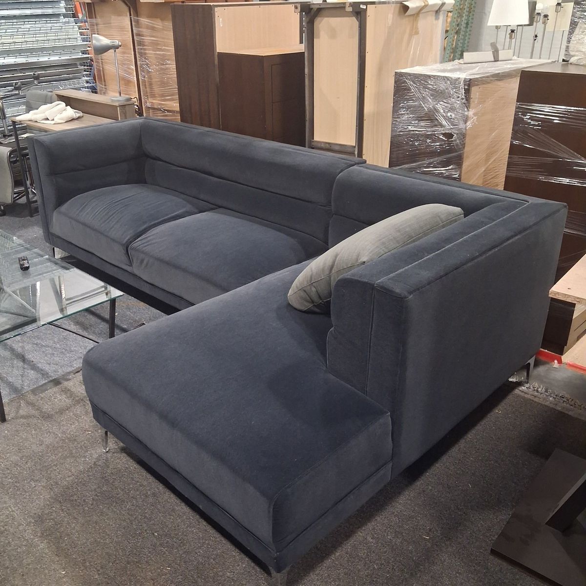 Modern Gray Fabric Sectional Sofa with Reversible Chaise - Excellent Condition