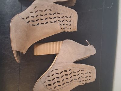 Women's clothing