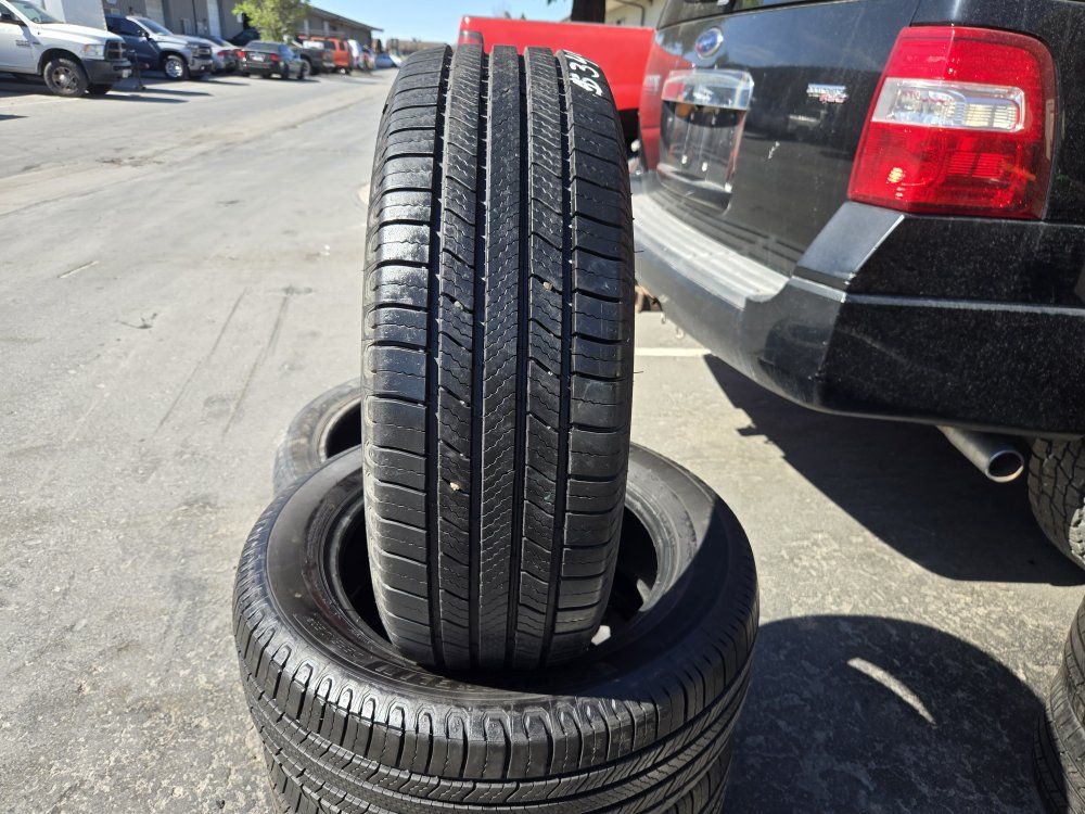 SET 215/60R17 MICHELIN DEFENDER2