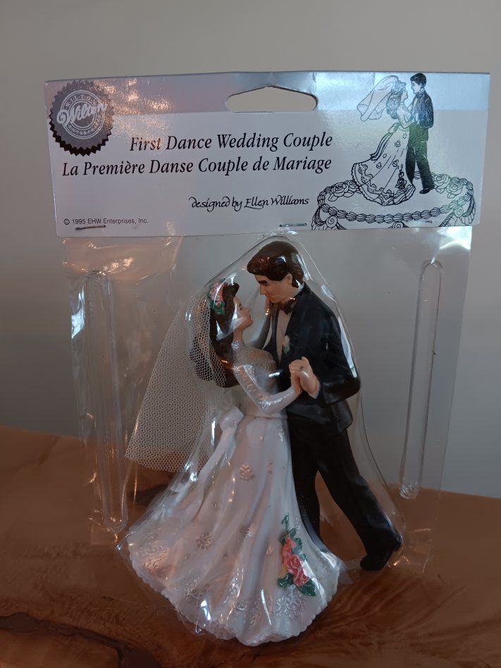 Vintage Wilton First Couple cake topper