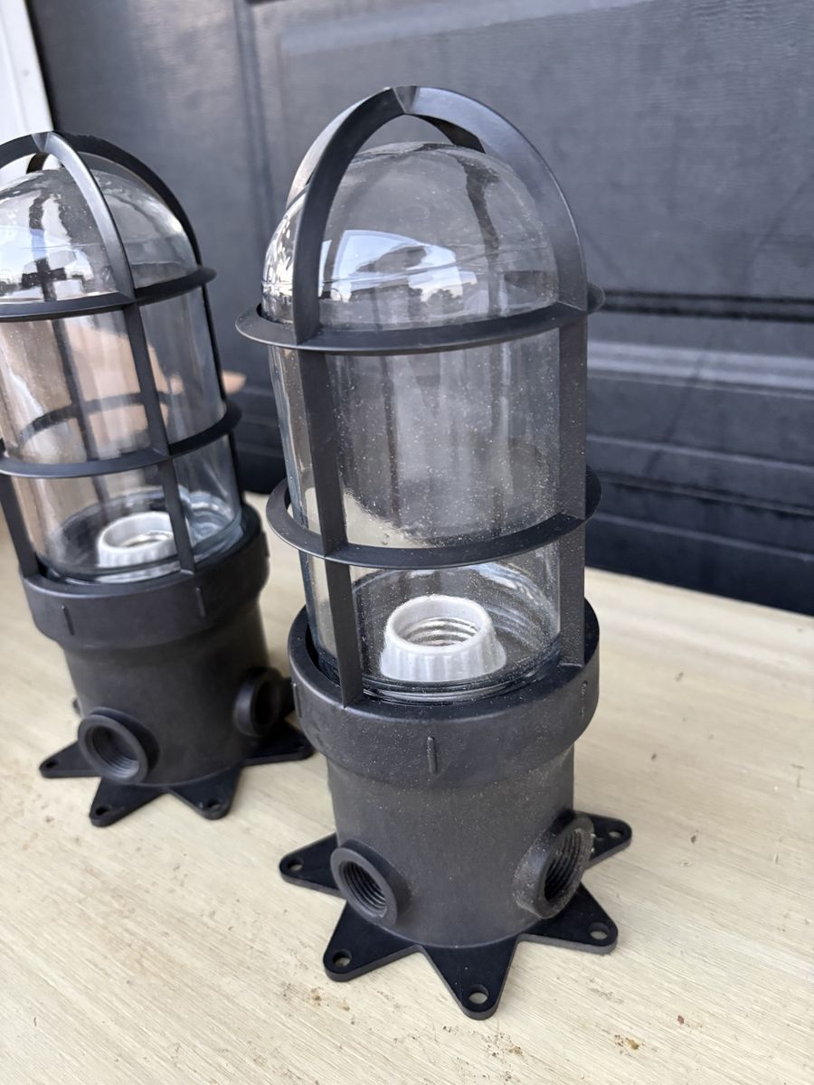 Utility Light Fixtures (2-Pack)