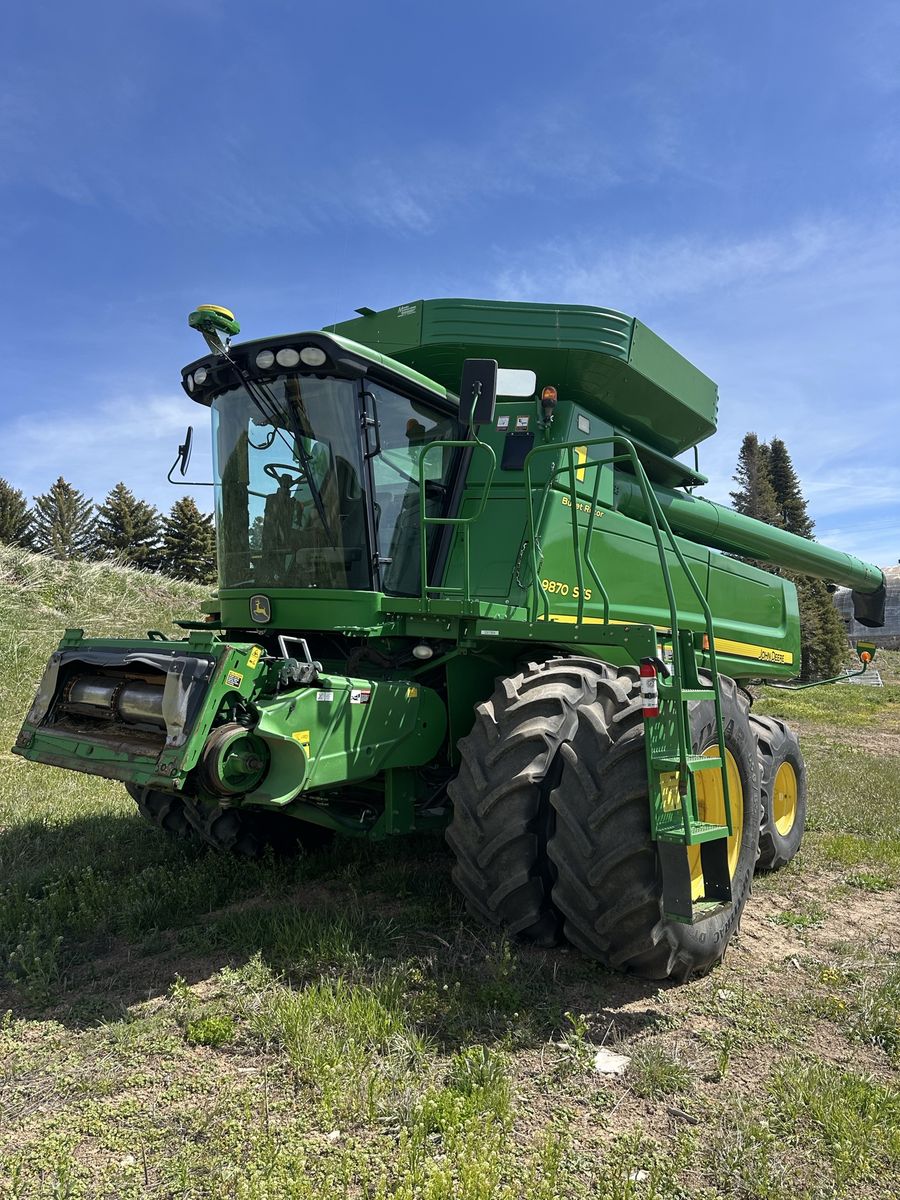 John Deere 9870 Combine