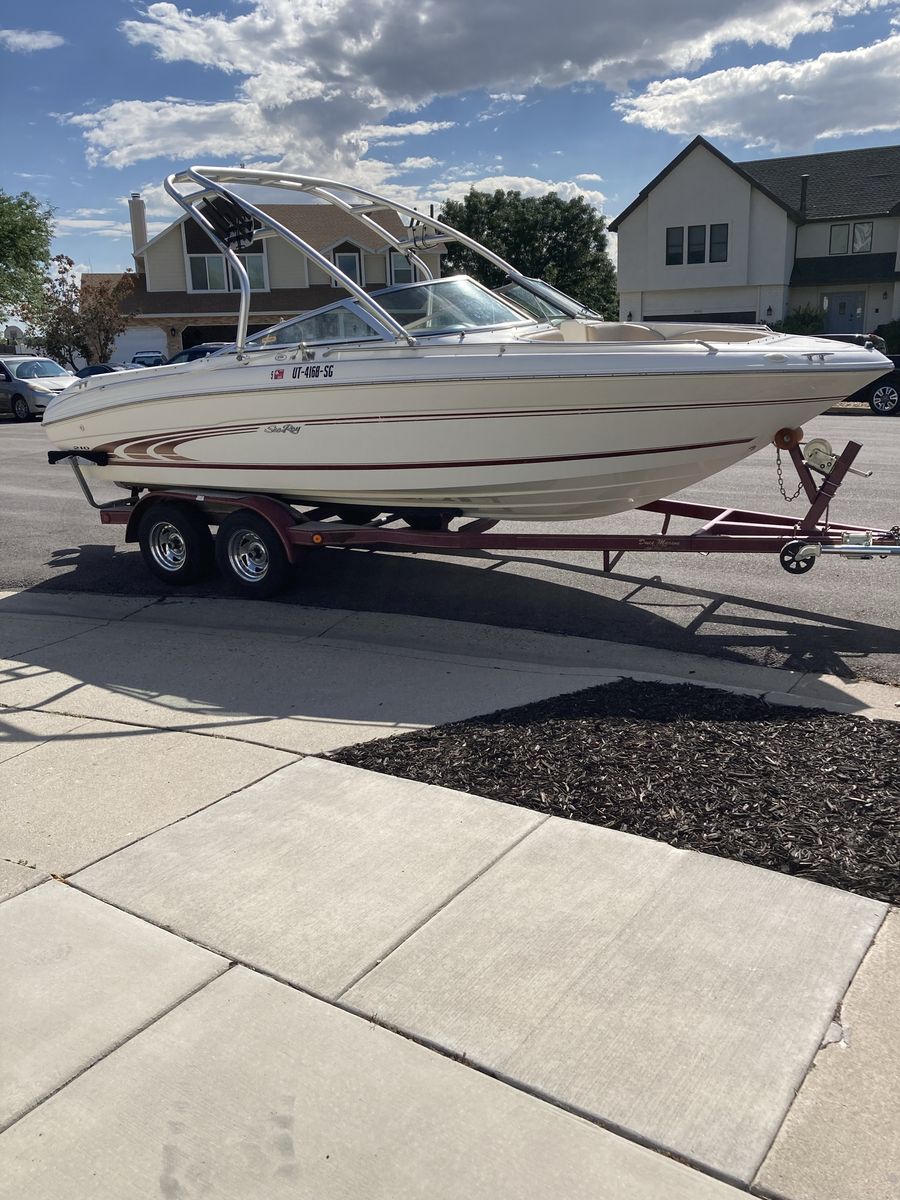 1998 Sea Ray 210 BR