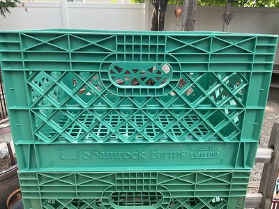 5 VTG Shamrock Farm Crates