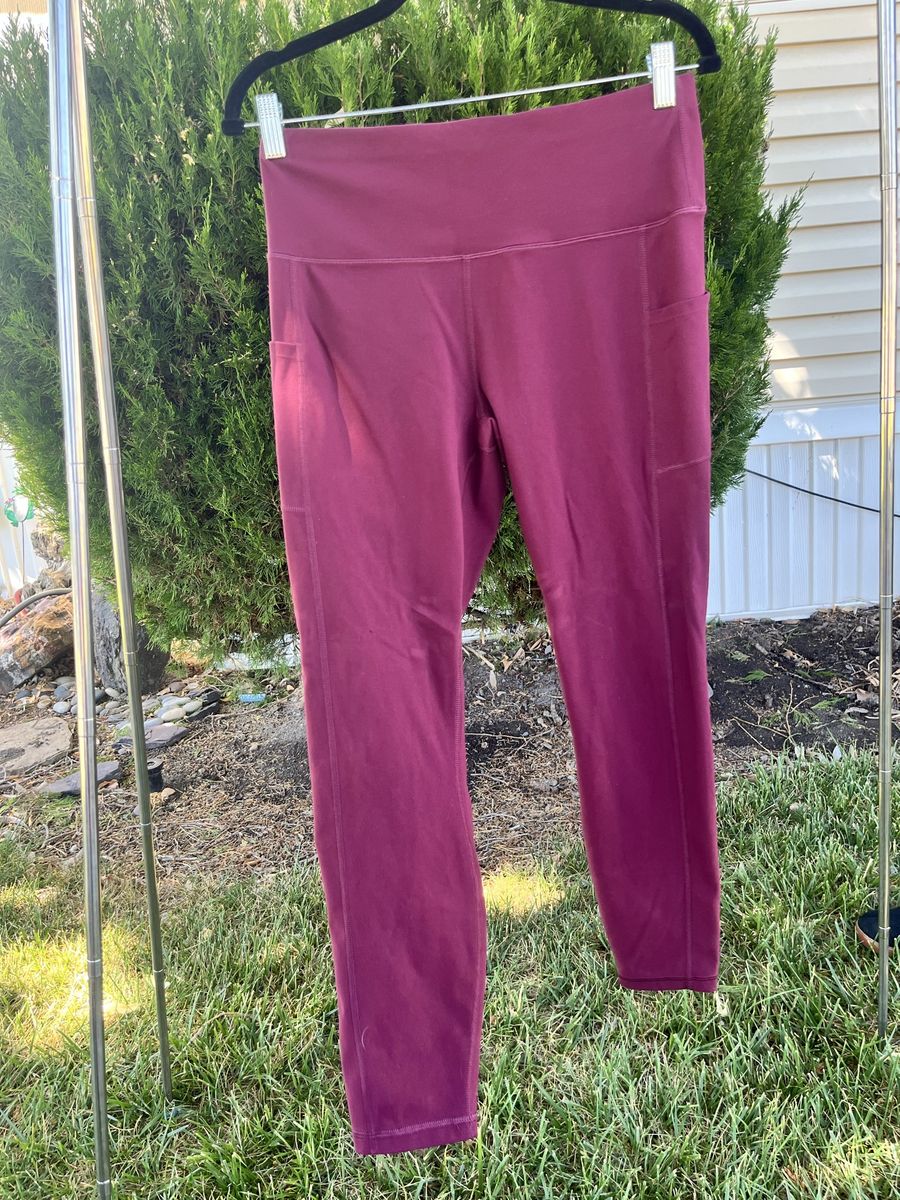 Large maroon leggings
