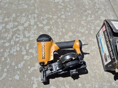 Bostitch RN46-1 1-1/4" Coil Roofing Nailer with Smooth Shank ElectroGalvanized Roofing Nails