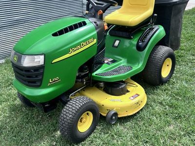 John Deere LA110