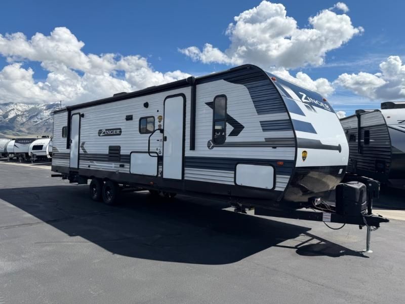 Used 2021 CrossRoads Zinger 320FB