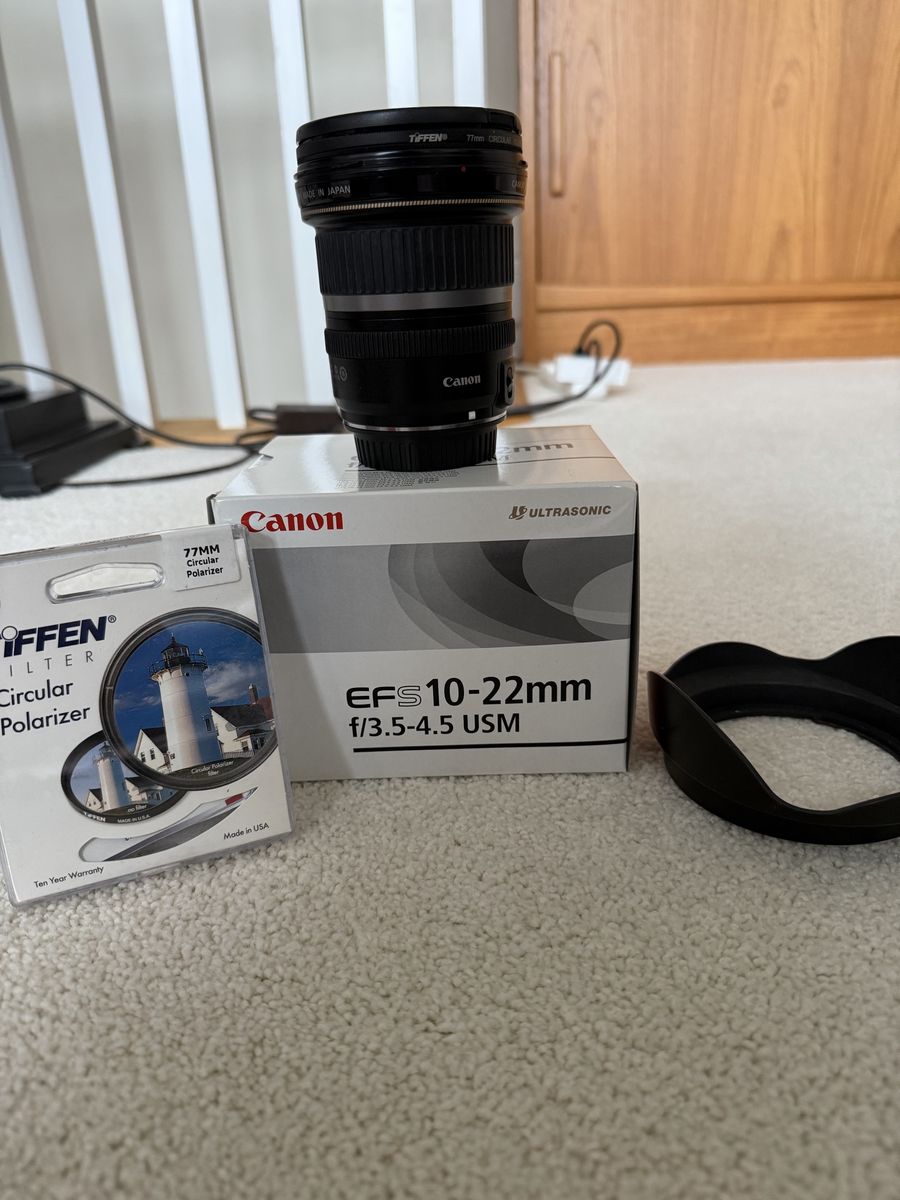 Mint condition Canon wide angle lens 10-22mm