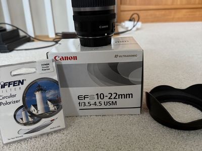 Mint condition Canon wide angle lens 10-22mm