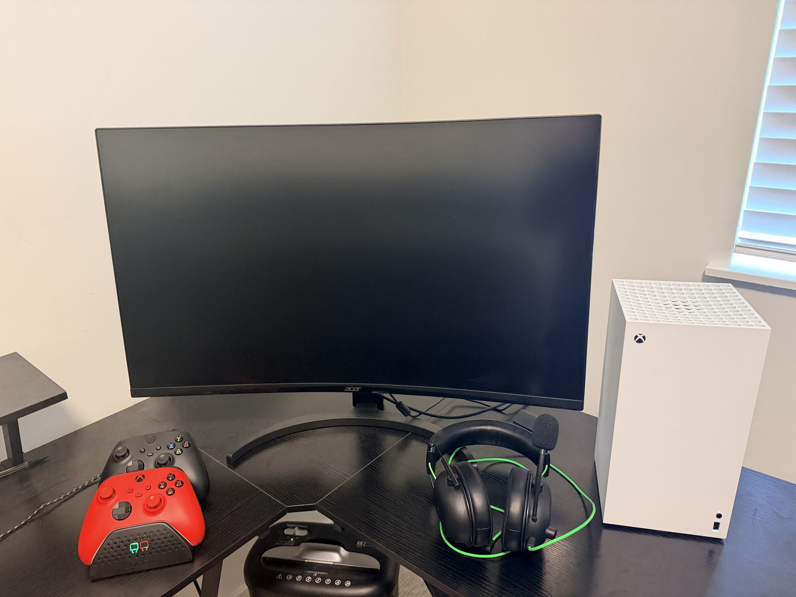 Xbox Series X, ACER Nitro Gaming 32" Gaming Monitor, and Extras! 