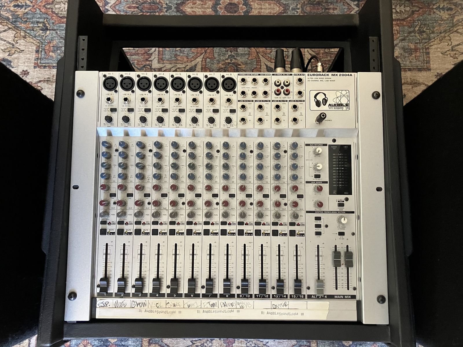 Main image 3