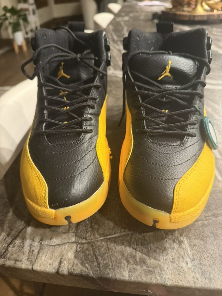 Air Jordan 12 Retro university Gold yourh size l