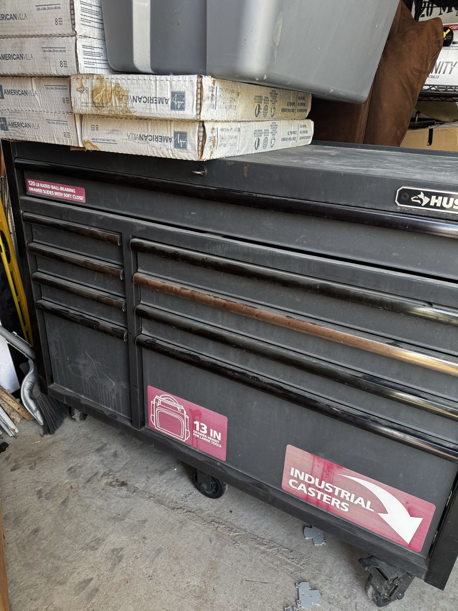 Husky 52” roller box