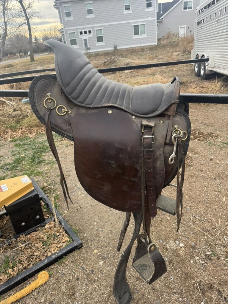 Trooper Saddle