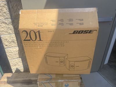 Bose 201 Series V Bookshelf Speakers - New Open B
