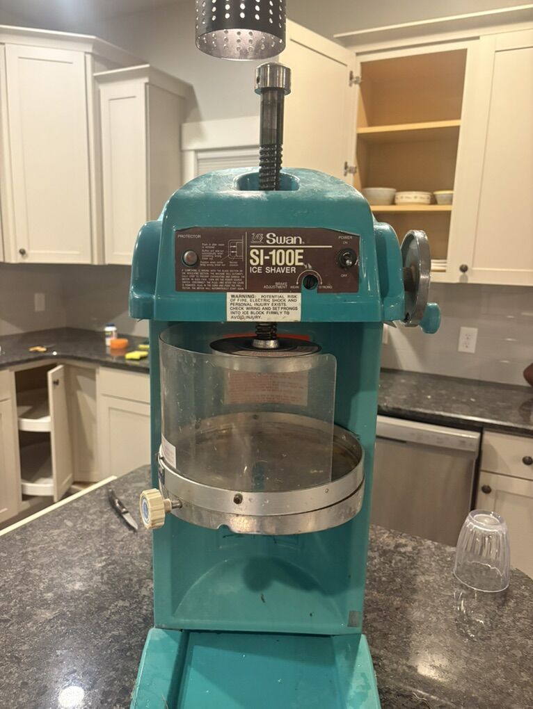 Swan Ice shaver In Great Condition!