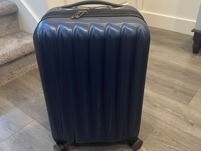 Ricardo Beverly Hills Hardshell Carry-On Spinner with USB Charging Port | 21"