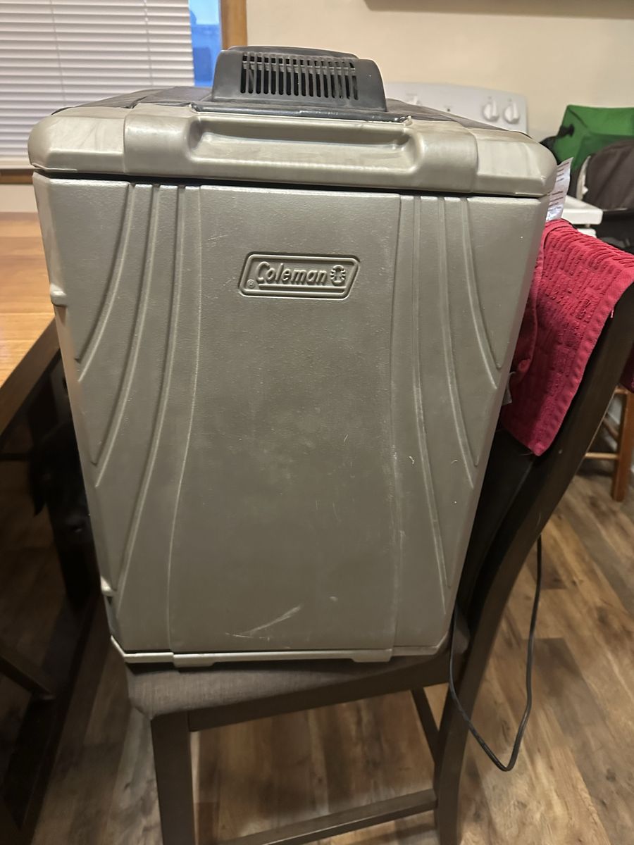 Colman 12 volt model 5645 power chill cooler