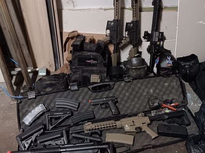 airsoft guns and acessories