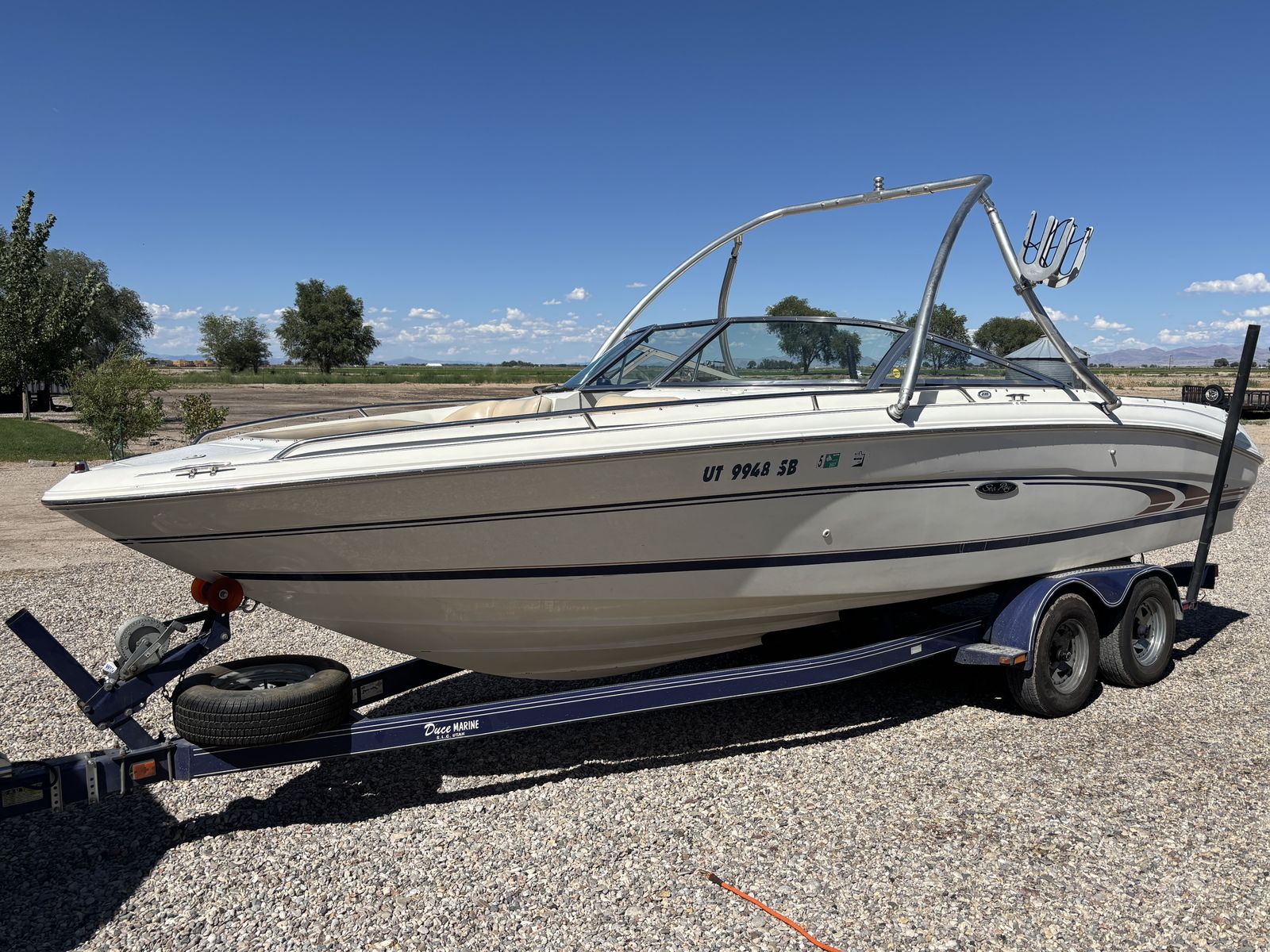 1997 Sea Ray 230 ski boat