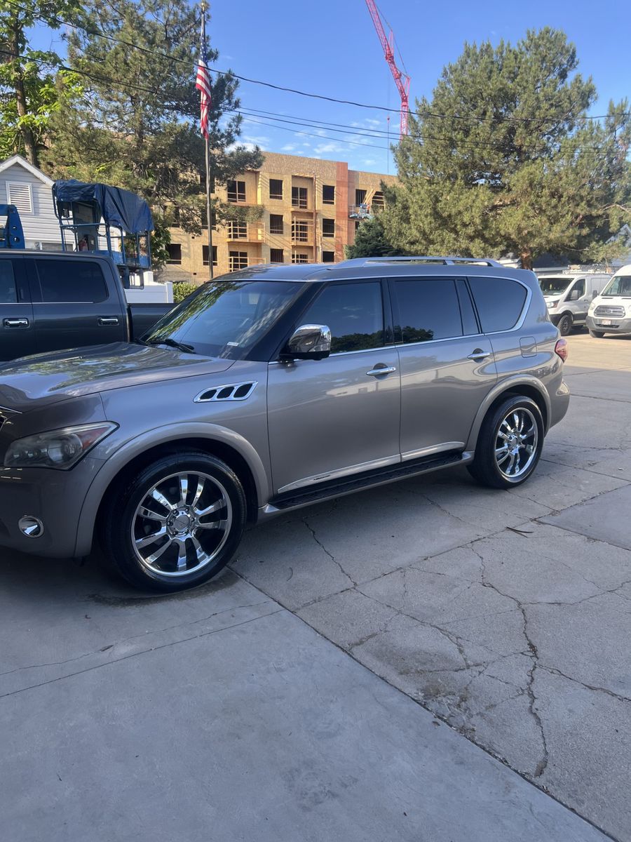 2011 Infiniti QX56 Base