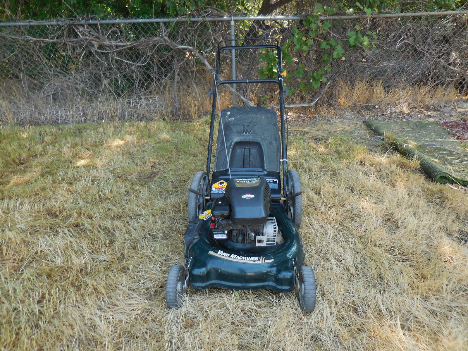 Lawnmower - Yard Machine, Push Mower