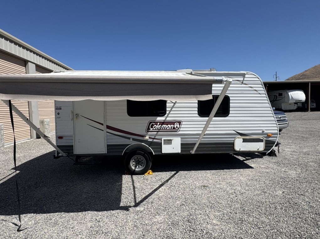 Clean 2014 Coleman Expedition Ultralite