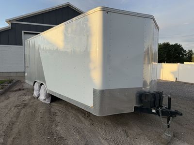 Enclosed trailer V-nose 8.5’x20’