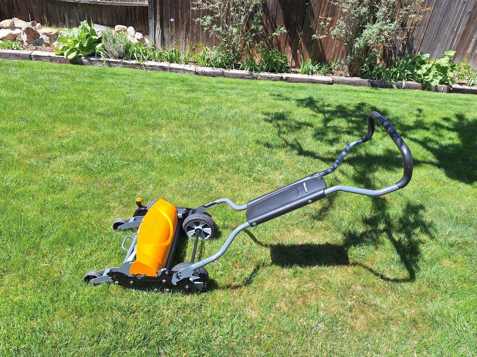 Fiskars Push Mower
