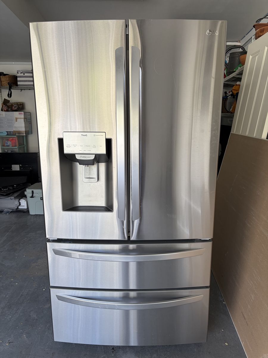 LG ThinQ French Door Refrigerator - Stainless Steel, Ice & Water Dispenser, Bottom Freezer