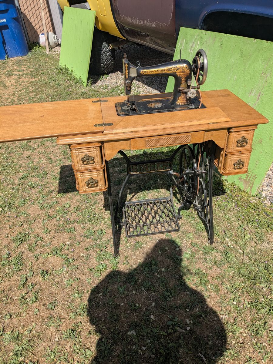 Singer sewing machine
