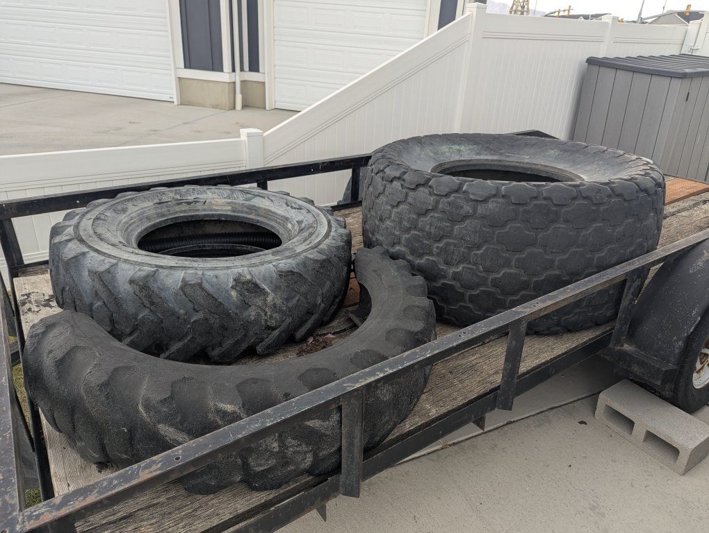 Playground, Large Tires 